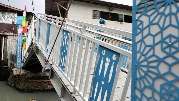 Jakarta punya jembatan pertama yang bisa diangkat untuk buka dan tutup akses, yaitu Jembatan Antar Kampung (JAK) Angkat Gandaria atau Angkat Mulia di Jaksel. (dok Pemprov DKI) Jakarta punya jembatan pertama yang bisa diangkat untuk buka dan tutup akses, yaitu Jembatan Antar Kampung (JAK) Angkat Gandaria atau Angkat Mulia di Jaksel. (dok Pemprov DKI)