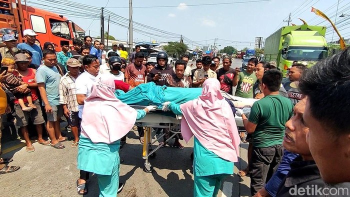 Jasad istri yang kecelakaan bersama suaminya di Lamongan