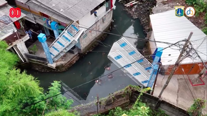 Jembatan Antar Kampung (JAK) Angkat Gandaria atau JAK Angkat Mulia di Jaksel jadi jembatan pertama di Jakarta yang bisa diangkat untuk buka tutup. (dok Bina Marga DKI)