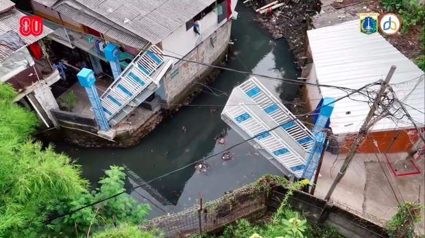 Jembatan Antar Kampung (JAK) Angkat Gandaria atau JAK Angkat Mulia di Jaksel jadi jembatan pertama di Jakarta yang bisa diangkat untuk buka tutup. (dok Bina Marga DKI)