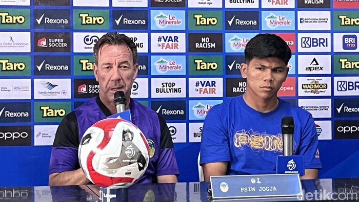 Jumpa pers PSIM Jogja jelang menghadapi Arema FC di Stadion Sultan Agung, Bantul, Jumat (15/8/2025).