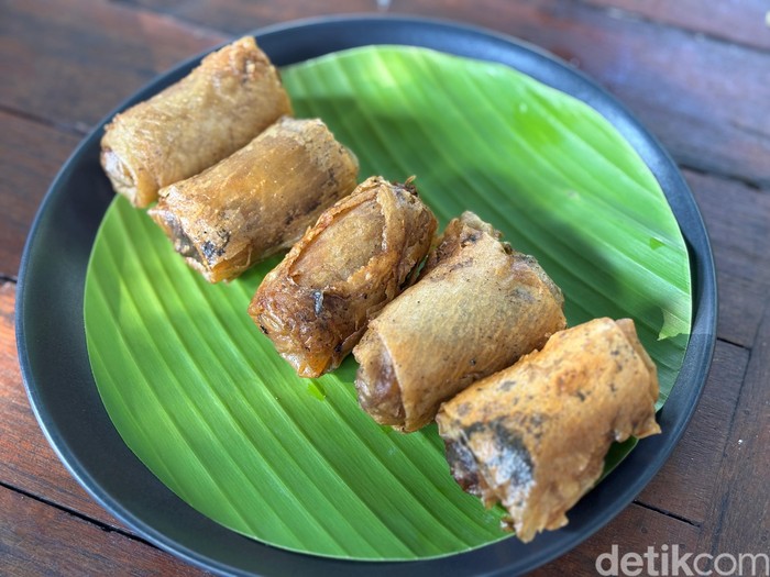 Kampoeng Djoeang: Es Wedang Uwuh hingga Mie Godhok di Kafe Bernuansa Nasionalis