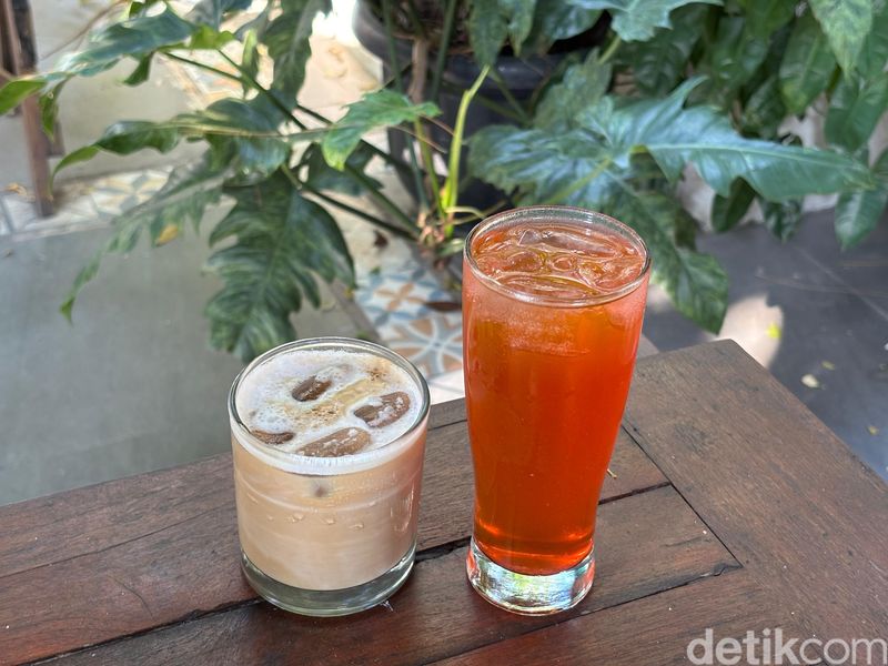 Kampoeng Djoeang: Es Wedang Uwuh hingga Mie Godhok di Kafe Bernuansa Nasionalis