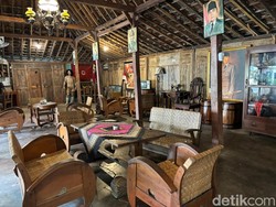 Santai di Kafe Nuansa Jadul dan Klasik