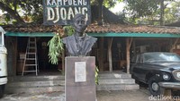 Berkunjung ke museum Satriamandala tak hanya bisa belajar tentang aviasi militer. Masuk lebih dalam ke bagian belakang, ada kafe bernama Kampoeng Djoeang. Foto: Tim detikfood