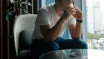 Hobi Ngopi, Ini Momen Aktor Kenny Austin Menikmati Americano