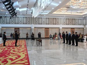 Gubsu Bobby Lantik 5 Pejabat Eselon II Sumut, Ada Sekda Labura dan Tapteng