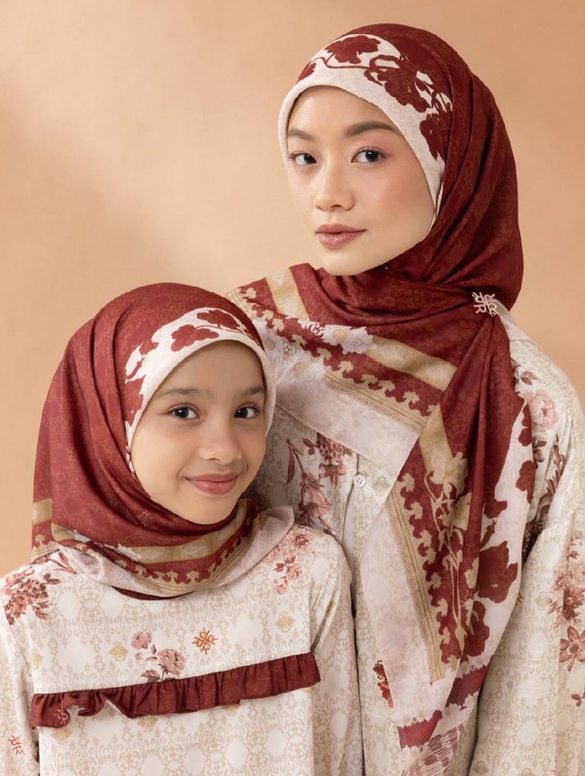 Koleksi RiaMiranda bisa menjadi pilihan kamu untuk merayakan HUT RI.