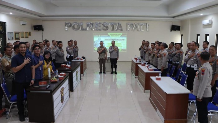 Komnas HAM saat melakukan peninjauan di Mapolresta Pati