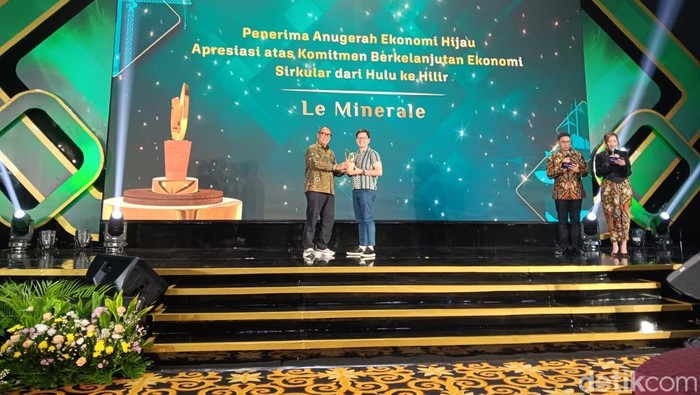 Le Minerale Ekonomi Hijau
