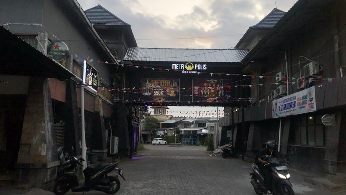 Metropolis Club & Karaoke, salah satu usaha hiburan malam di Desa Senggigi, Kecamatan Batu Layar, Lombok Barat, NTB. (M Zahiruddin/detikBali)