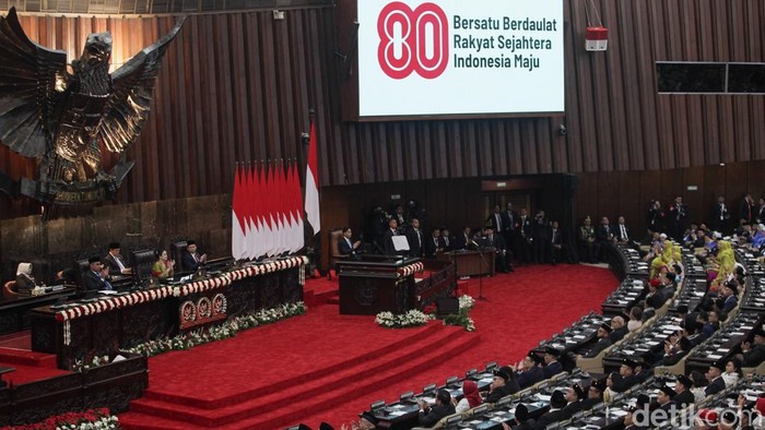 Presiden Prabowo Subianto menyampaikan pidato kenegaraan perdananya dalam Sidang Tahunan MPR serta Sidang Bersama DPR–DPD di Gedung Nusantara, Jakarta, Jumat (15/8/2025).