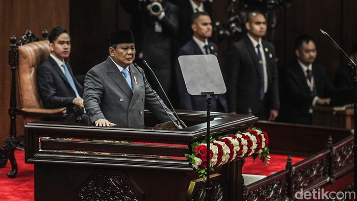 Presiden Prabowo Subianto menyampaikan pidato kenegaraan perdananya dalam Sidang Tahunan MPR serta Sidang Bersama DPR–DPD di Gedung Nusantara, Jakarta, Jumat (15/8/2025).