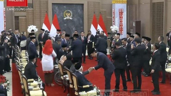 Momen SBY salami Jokowi jelang sidang tahunan MPR (dok. YouTube TV Parlemen)