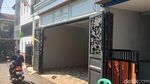 Warga Berbondong-bondong Melayat ke Rumah Duka Mpok Alpa