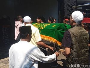 Isak Tangis Suami Mpok Alpa Telfon Raffi Ahmad Kabari Istri Meninggal
