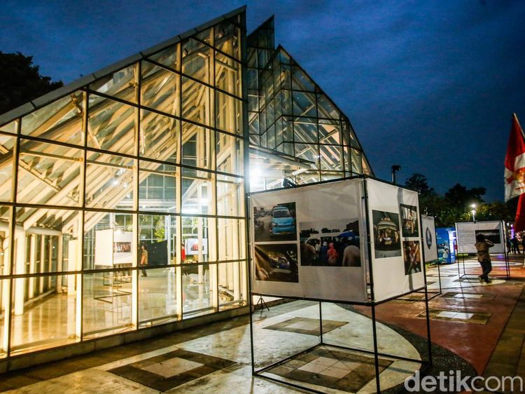 Pameran Foto Hidupkan Kreativitas di Taman Menteng Jakarta