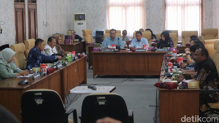 Suasana paripurna pansus hak angket di DPRD Pati, Kamis (14/8/2025).