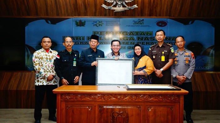 Pemkab Pekalongan dan DPRD Sahkan Perubahan APBD Kabupaten Pekalongan TA 2025