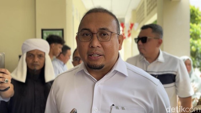 Penasihat tim Semen Padang FC, Andre Rosiade. (Jeka Kanpai/detikSumut)