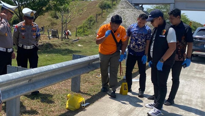 Penemuan amunisi di Tol Madiun