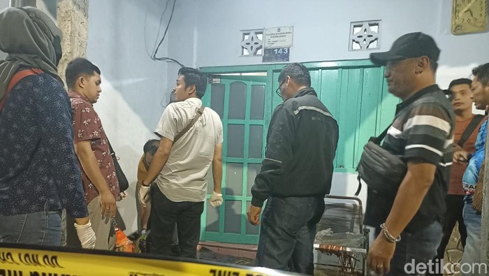 Rumah lokasi ditemukannya remaja tewas dalam rumahnya di Jalan Cemara Kelurahan Karangsari Kecamatan Sukorejo Kota Blitar