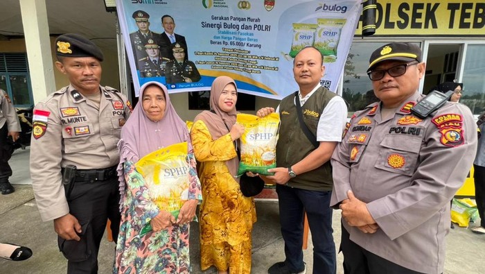 Polres Kepulauan Meranti menggelar Gerakan Pangan Murah mendistribusikan beras SPHP kepada masyarakat.