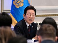 Gudang Rongsokan di Surabaya Terbakar, 4 Mobil Hangus