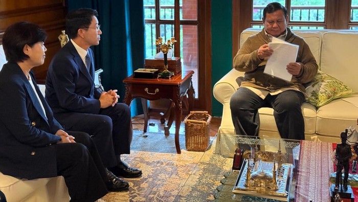 Presiden Prabowo Subianto menerima kunjungan kehormatan Utusan Khusus Presiden Korea Selatan (Korsel), Cho Jung-sik
