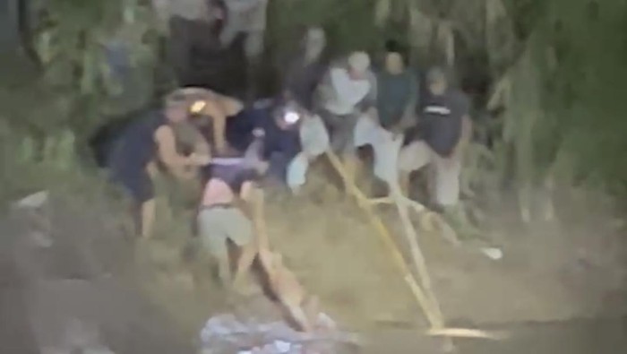 Pria di Wajo tewas diterkam buaya saat mandi bareng anaknya di sungai.