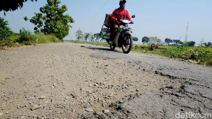 Protes Jalan Rusak di Jombang