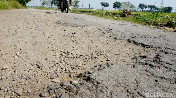 Protes Jalan Rusak di Jombang