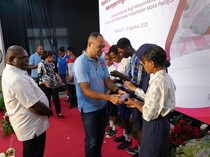 Gubernur Papua Tengah Puji Baksos Kesehatan Mata Freeport di Nabire