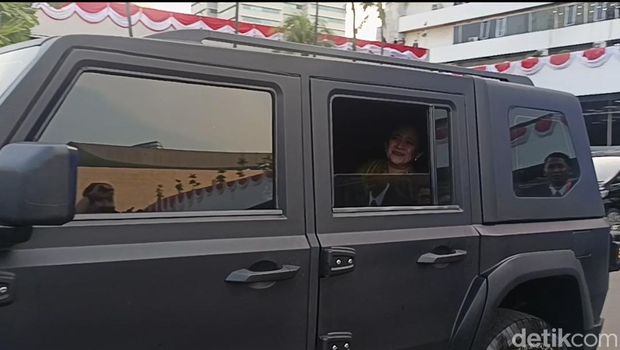 Puan Maharani naik Maung Komodo saat sidang tahunan DPR/MPR