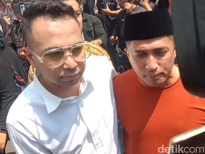 Raffi Ahmad dan irfan Hakim di rumah mpok alpa