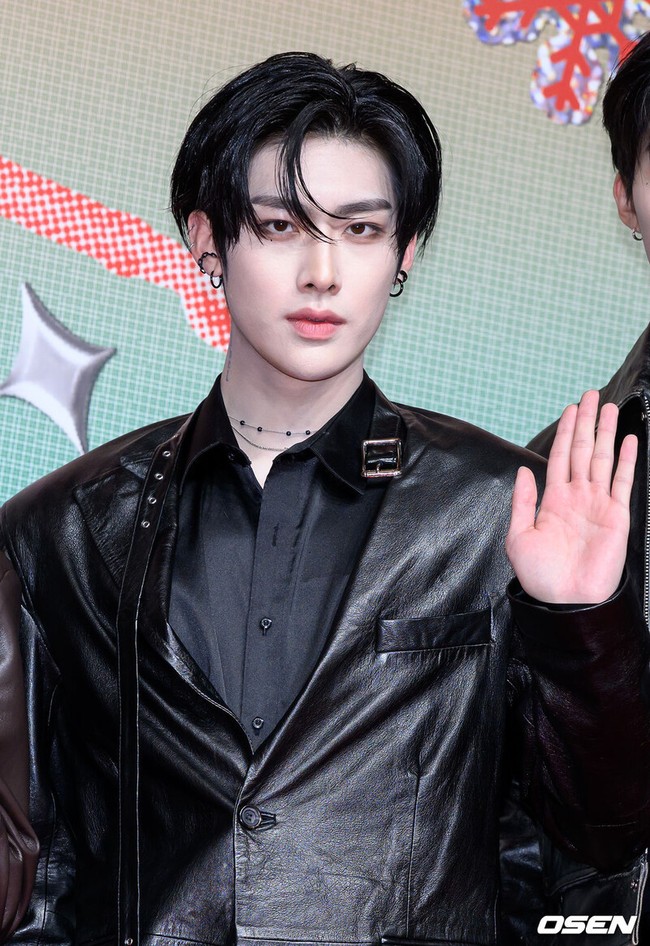 Idol KPop keturunan Cina, Ricky ZEROBASEONE tak kalah populer di Jepang. Dengan atau tanpa makeup, pemilik nama asli Shen Quan Rui itu memancarkan visual karakter anime. Foto: Instagram