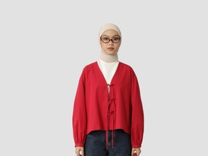 10 Inspirasi Hijab Merah Putih yang Stylish untuk Tampil Modis