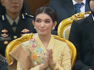 Gaya Selvi Ananda di Sidang Tahunan MPR RI 2025, Anggun Berkebaya Floral