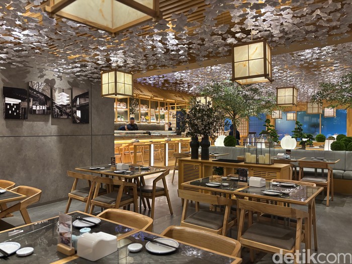 Sushi buah dari Sushi Hiro x Chalton Ciptadi.