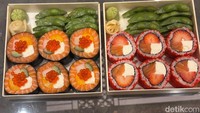 Ada dua varian sushi buah yang ditawarkan Sushi Hiro dan Chalton Ciptadi. Kreasi unik ini berhasil setelah dilakukan Research and Development selama 2 bulan. Foto: detikcom/Riska Fitria