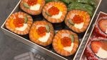 Unik! Sushi Jumbo Diisi Strawberry Jepang dan Mangga Arum Manis