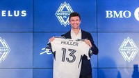 Mueller Yakin Raih Trofi di Vancouver Whitecaps