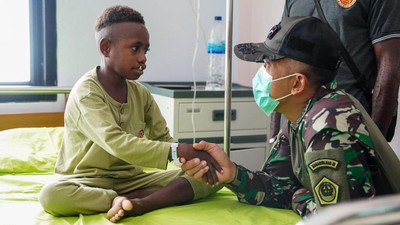TNI Bantu Anak Papua Jalani Operasi Bibir Sumbing