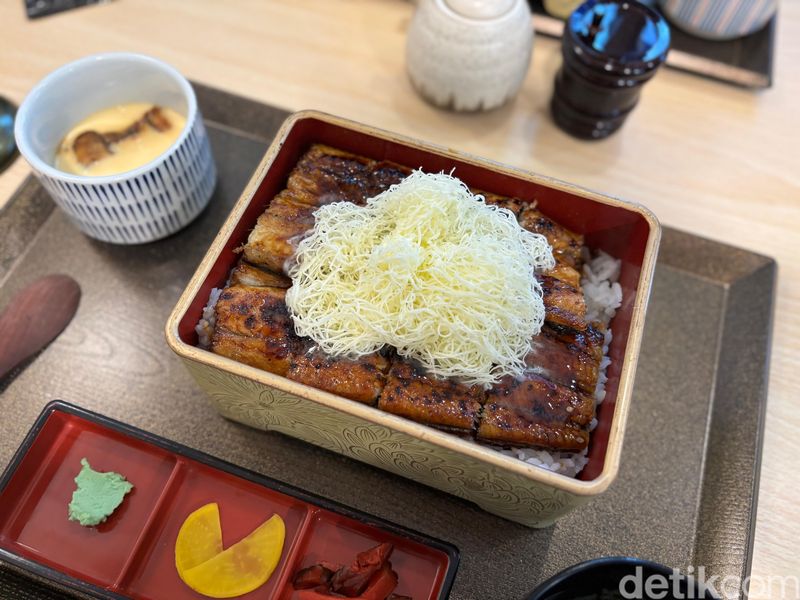 Unagi Kurofune.