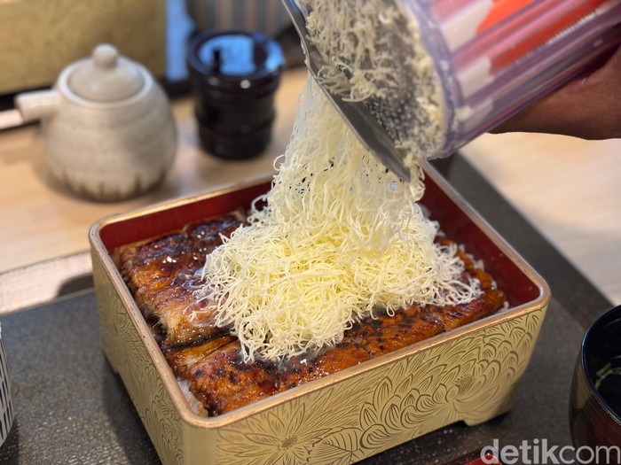 Unagi Kurofune.