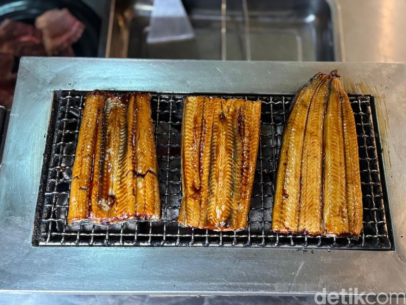 Unagi Kurofune.