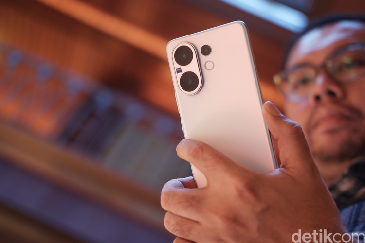 Vivo V60