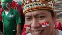 Pawai ini menjadi momen kebersamaan sekaligus ajang menumbuhkan semangat nasionalisme di kalangan aparatur daerah. Selain menampilkan formasi barisan rapi, beberapa kelompok ASN juga membawa dekorasi unik yang merepresentasikan budaya dan kearifan lokal Bogor. ANTARA FOTO/Yulius Satria Wijaya