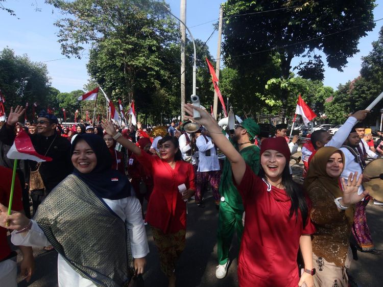 Warna-Warni Pawai ASN di Cibinong, Rayakan 80 Tahun Indonesia Merdeka
