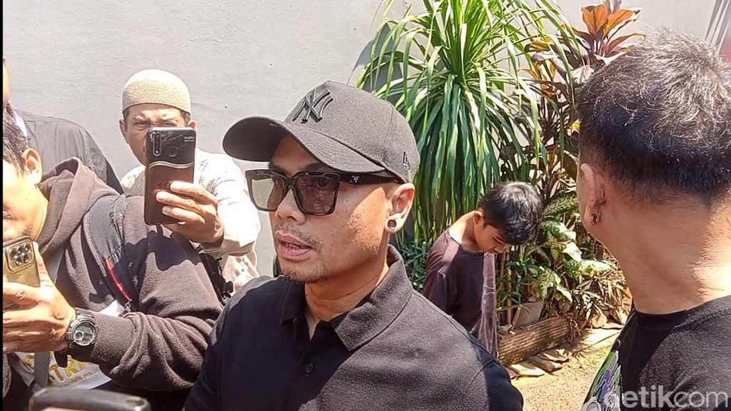 Wendy Cagur Bongkar Sikap Profesional Mpok Alpa Tetap Kerja Meski Sakit Parah